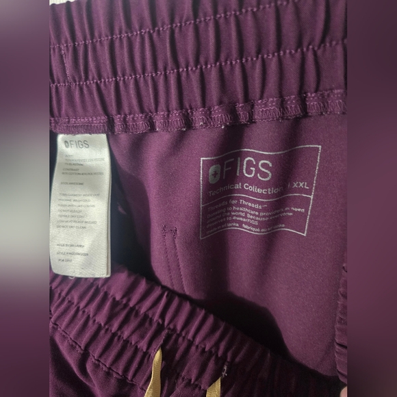 Women's Figs Scrubs Set (2) Purple XL/XXL - Picture 9 of 12